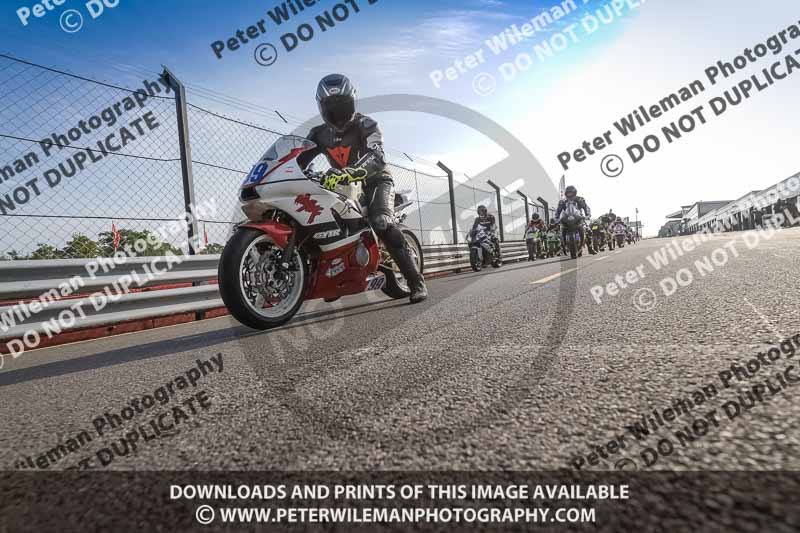 donington no limits trackday;donington park photographs;donington trackday photographs;no limits trackdays;peter wileman photography;trackday digital images;trackday photos